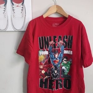 Size M Justice League Shirt